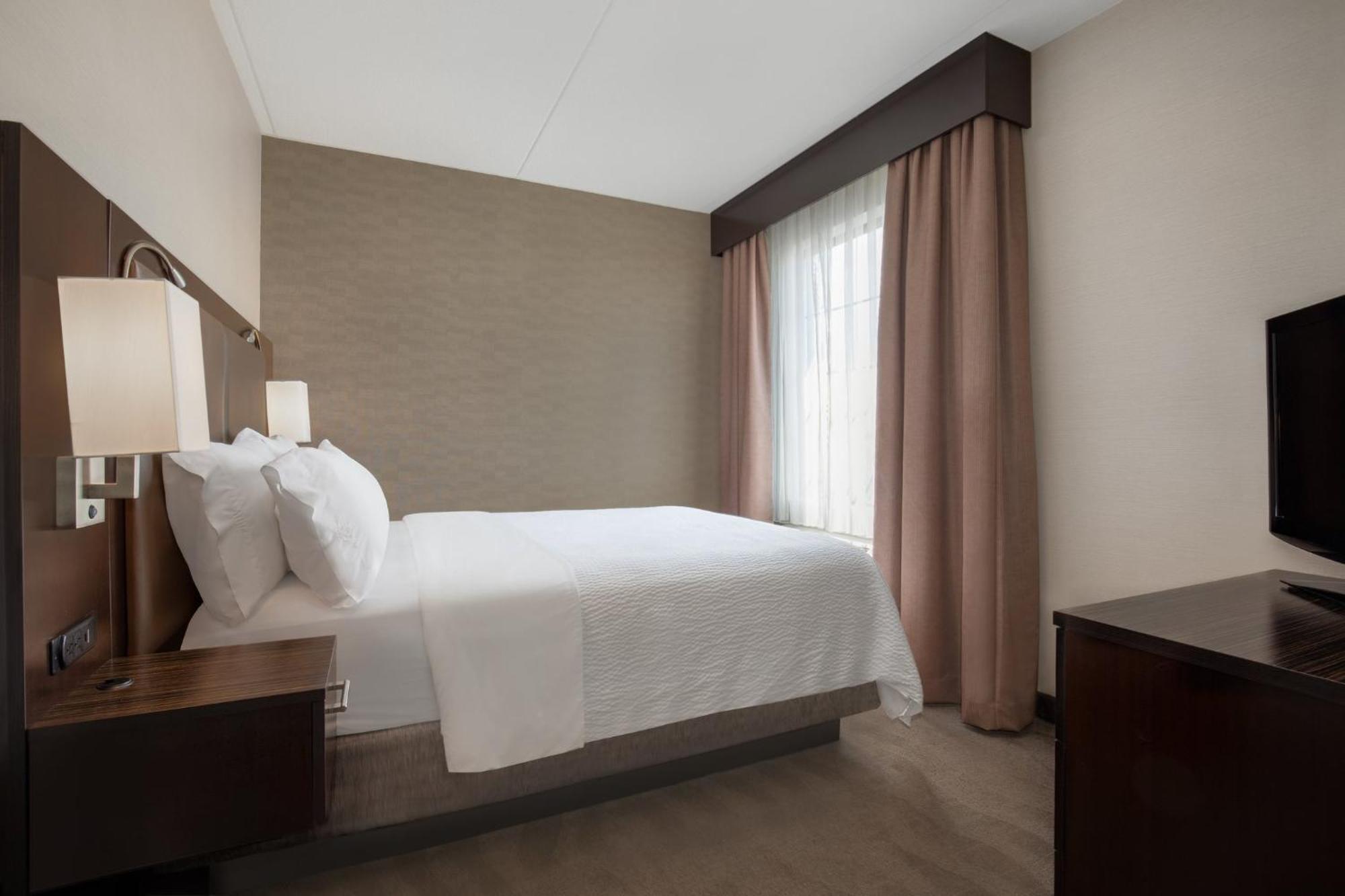 Holiday Inn Express Hotel & Suites Barrie By Ihg Extérieur photo