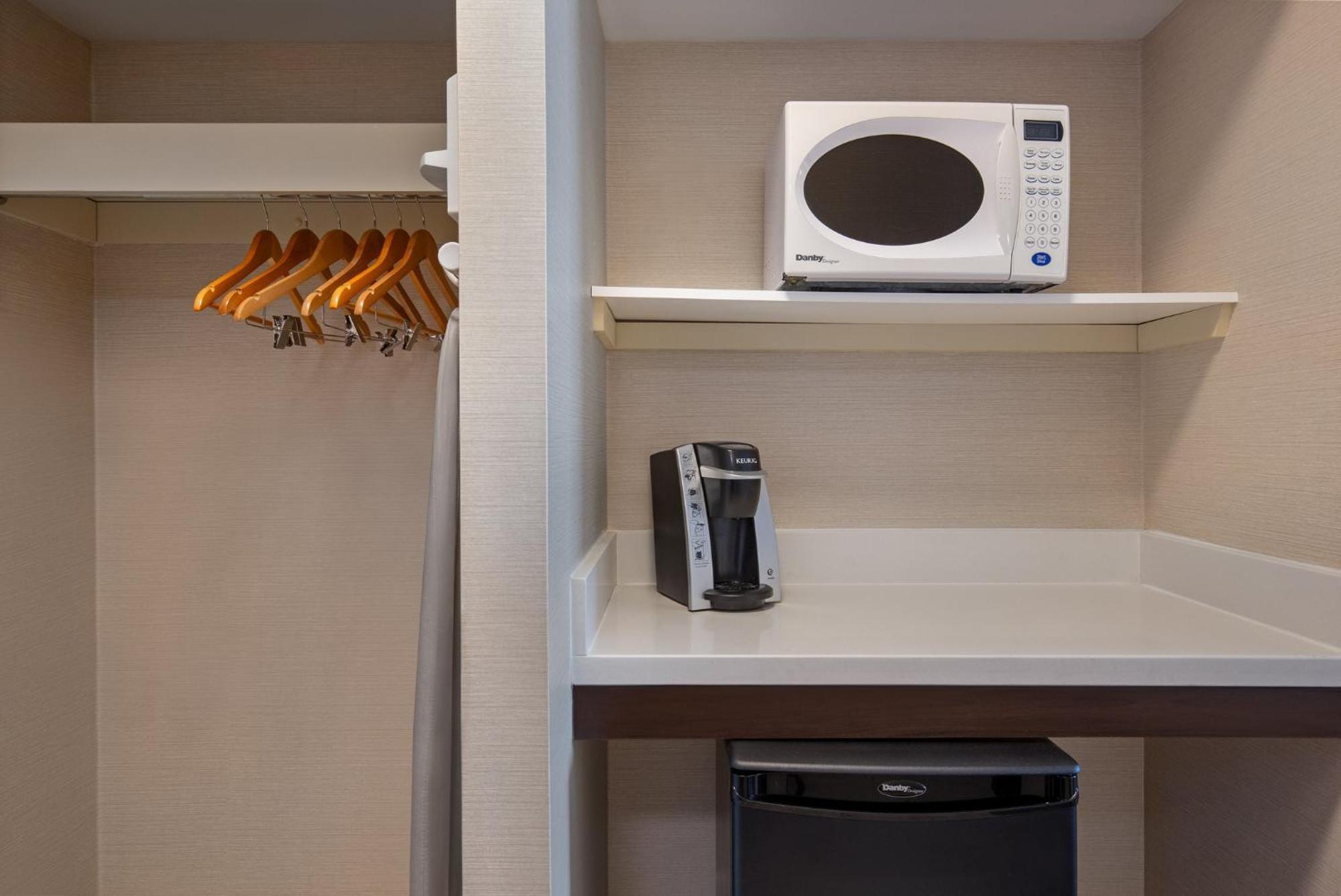 Holiday Inn Express Hotel & Suites Barrie By Ihg Extérieur photo